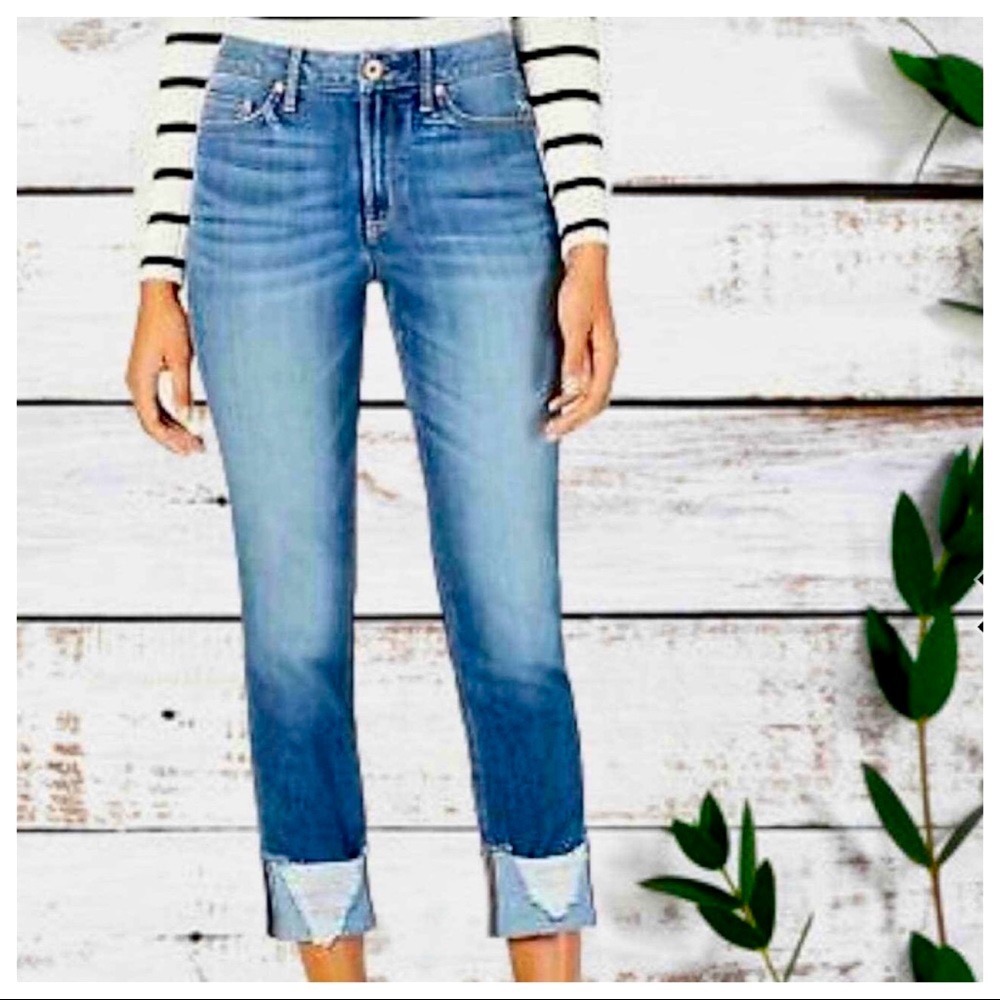28/25 Boyfriend Fit Destroyed Hem Cuff Crop Jeans